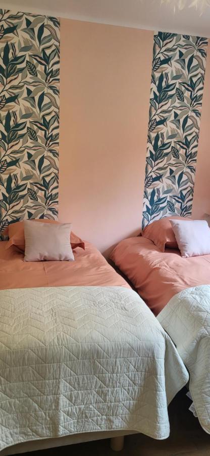 La Plante, Tendance Et Design Ornans Bagian luar foto