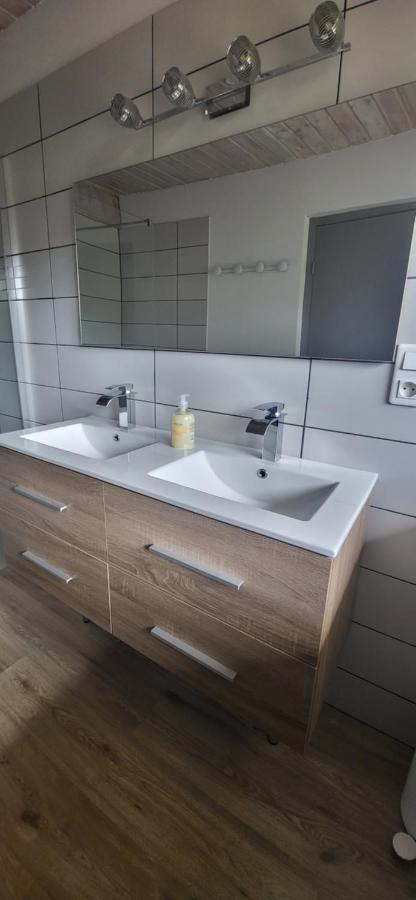 La Plante, Tendance Et Design Ornans Bagian luar foto